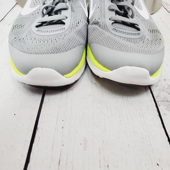 Nike TR 4 Cross Trainer Running Sneakers Size: 8 - Picture 10 of 11